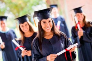 Диплом нового образца Девушка получила диплом нового образца